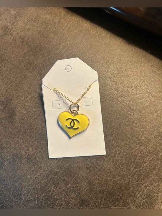 Jewelry - Yellow and gold heart necklace